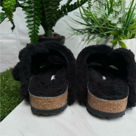 Women's Arizona Big Buckle Sandal Teddy Black size 39 US 8 - 8.5 women - Picture 11 of 16